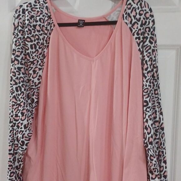 Pink and Leopard Sleeve top - Picture 2 of 6